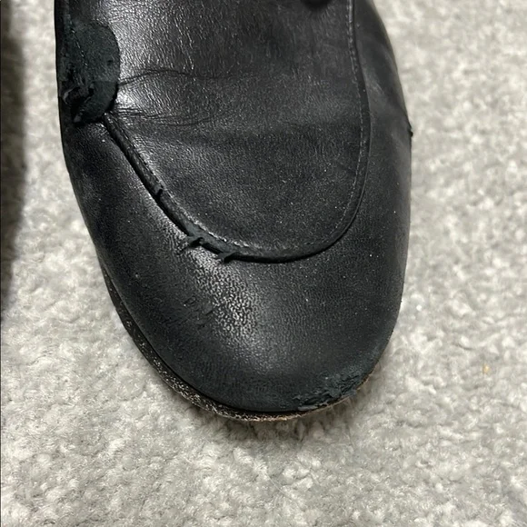 Gucci Black and Gold Loafers with Horsebit Detail - Picture 2 of 4